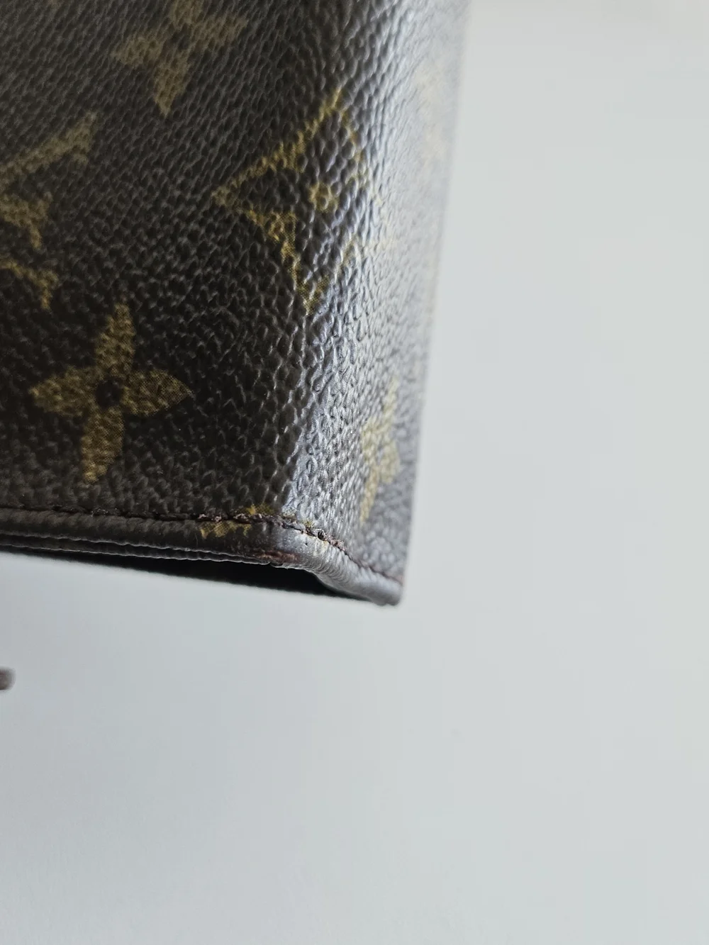 Louis Vuitton Monogram Poche Toilette 15 Cosmetic Pouch